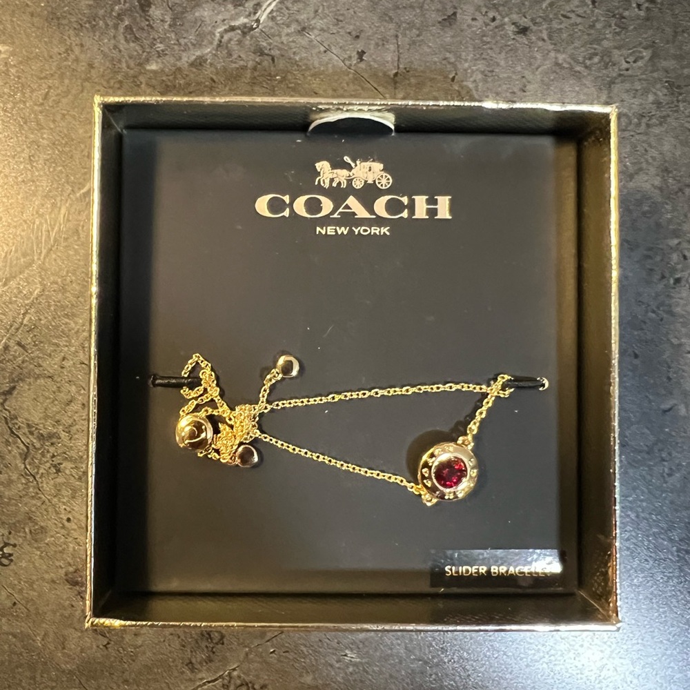 NWT 🏷️ 🌟 Coach Open Circle Slider Bracelet